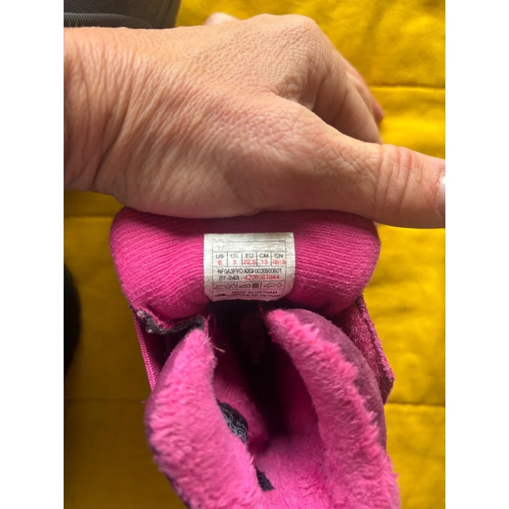 The North Face Pink Girls Alpenglow Winter Snow Boots Size 6